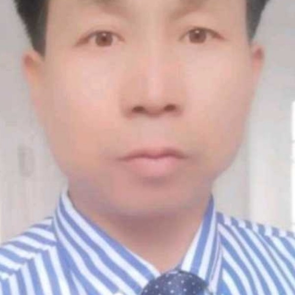 奋斗用网络的照片