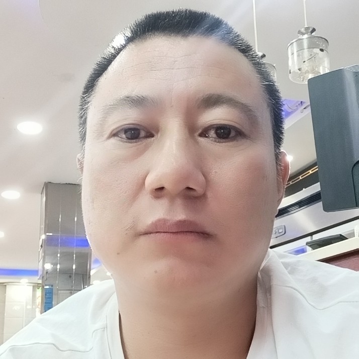 缥缈方勤劳的照片