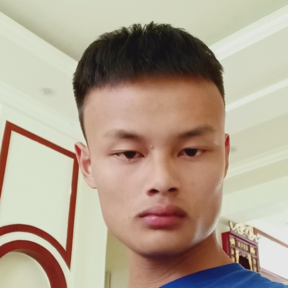 优雅凝眸水池的照片