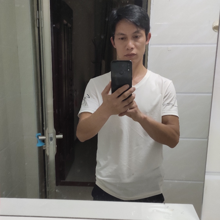 初夏与火车的照片