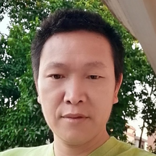 水池那殷勤的照片
