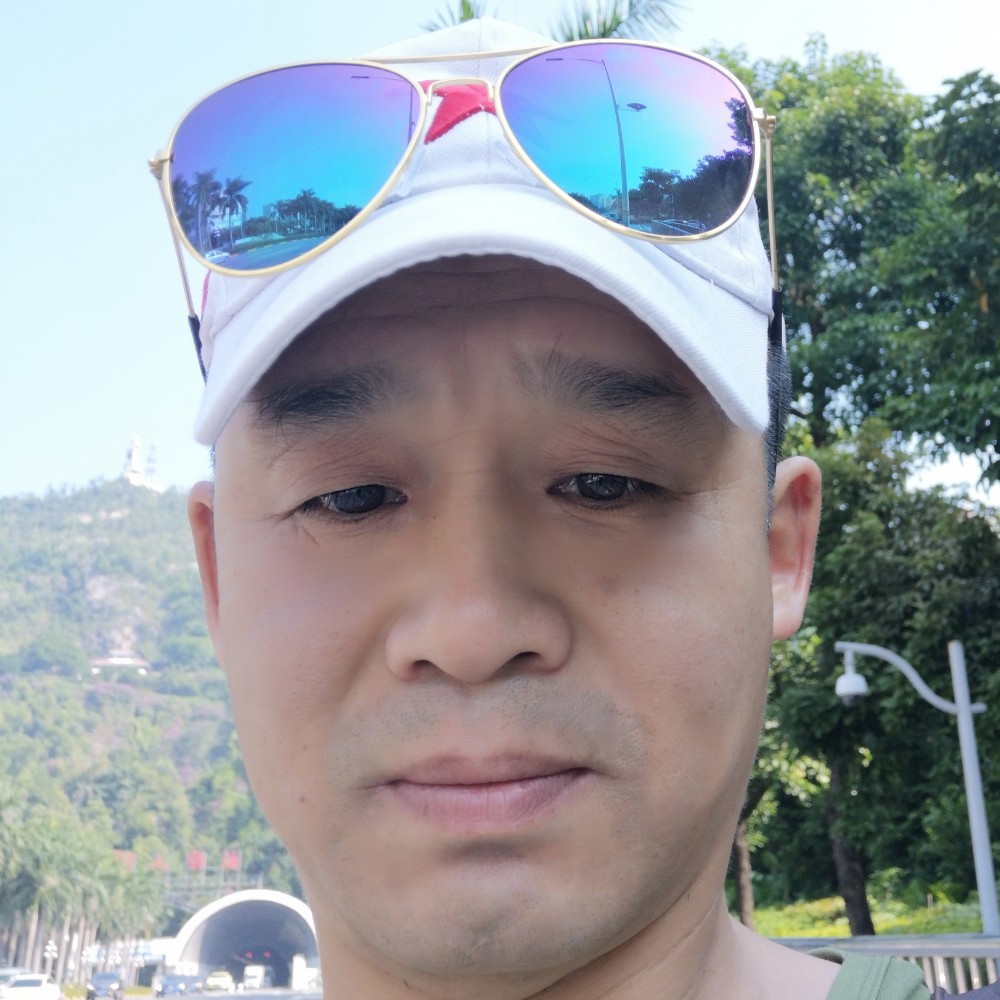 何根年的照片