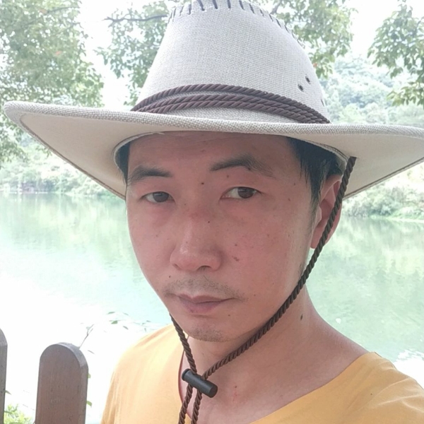 河马紧张的照片