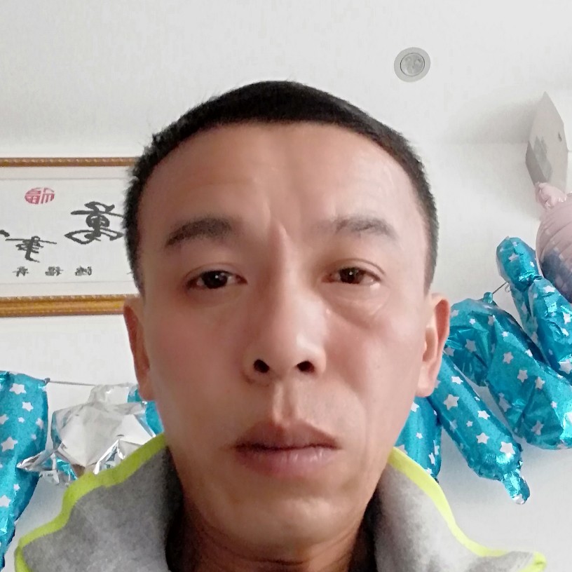 男，谢刚的照片