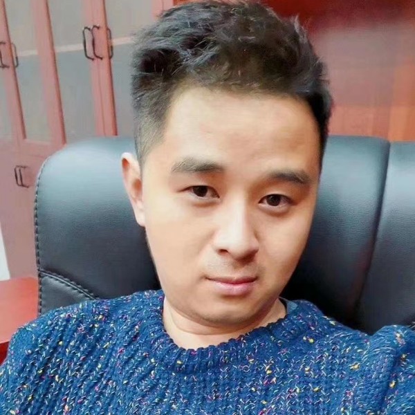 李奎洲的照片