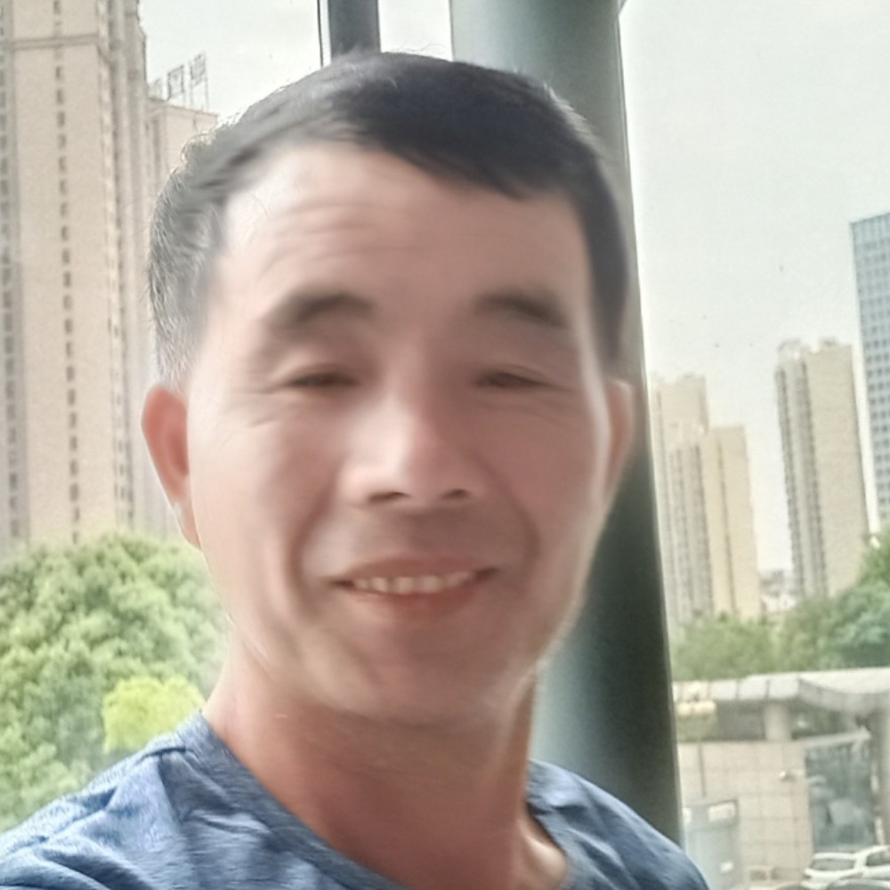 酸奶爱眯眯眼的照片