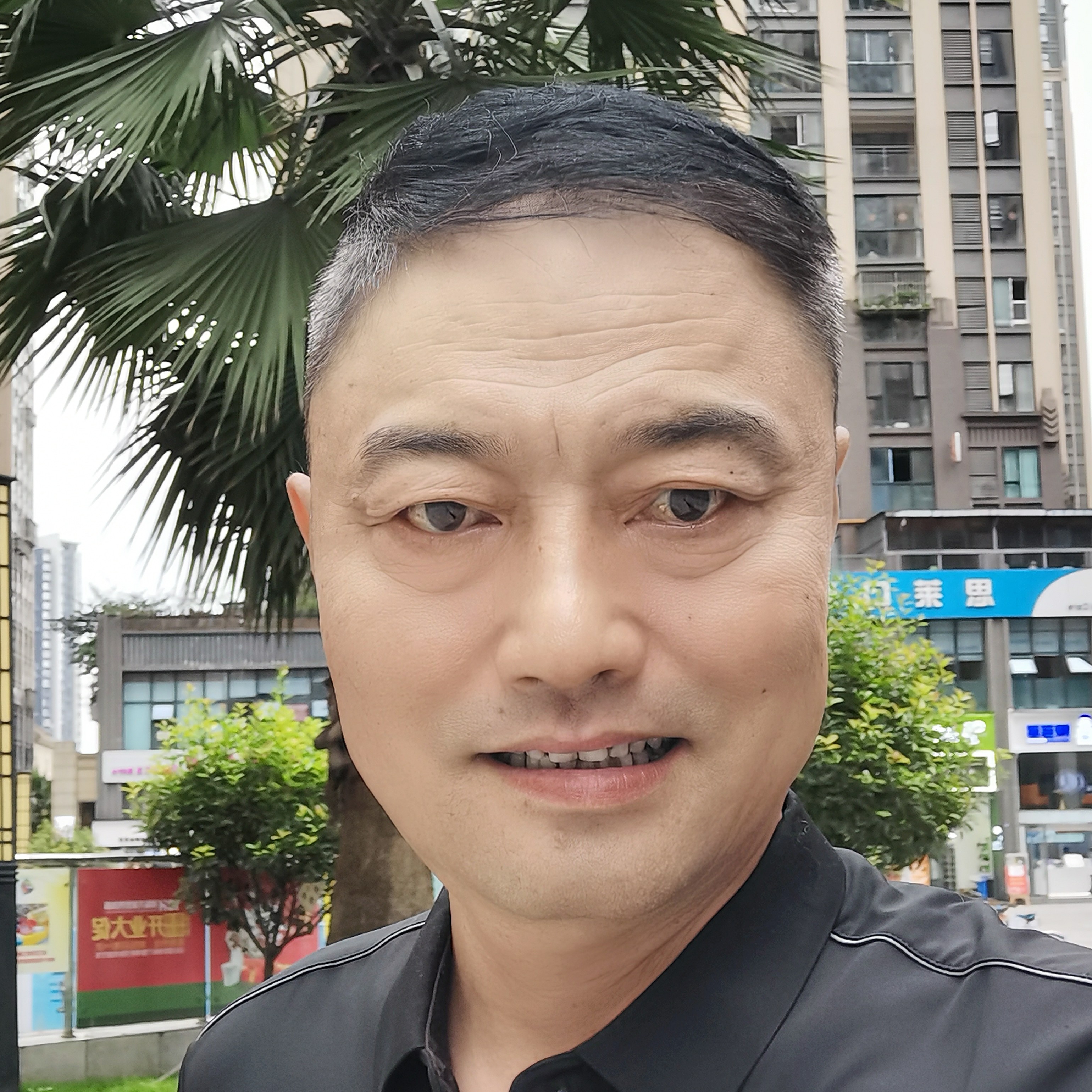 白衣待风吹的照片