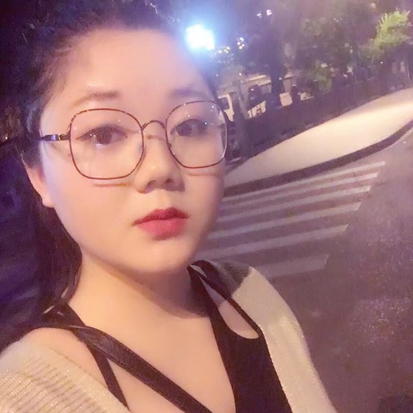 诚实善良美少女的照片