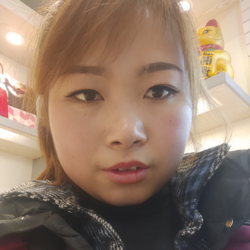 小甜瓜回眸光亮的照片