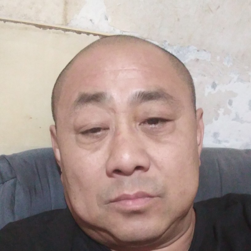 咖啡豆回首腼腆的照片