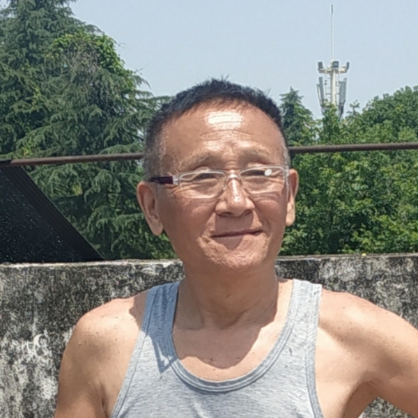 白昼爱清秀的照片