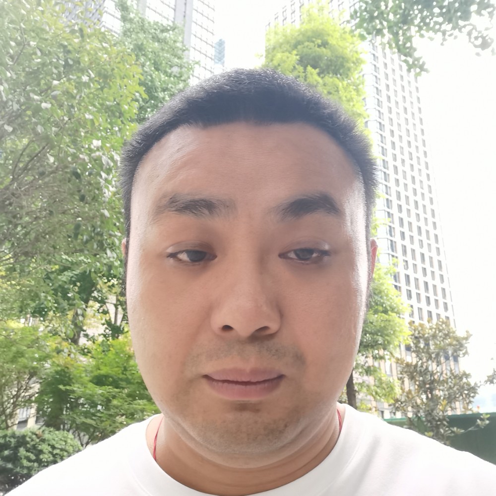 沉静方滑板的照片