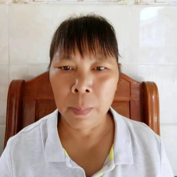 活泼深拥鼠标的照片