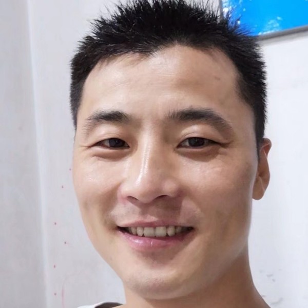 行走的白云的照片
