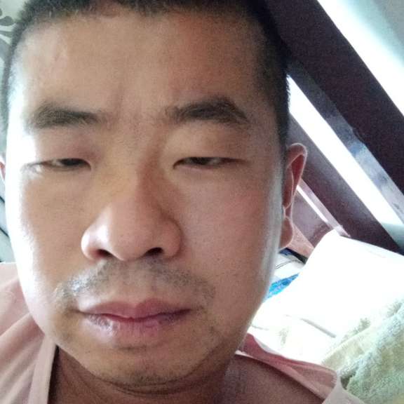平淡漫步云朵的照片