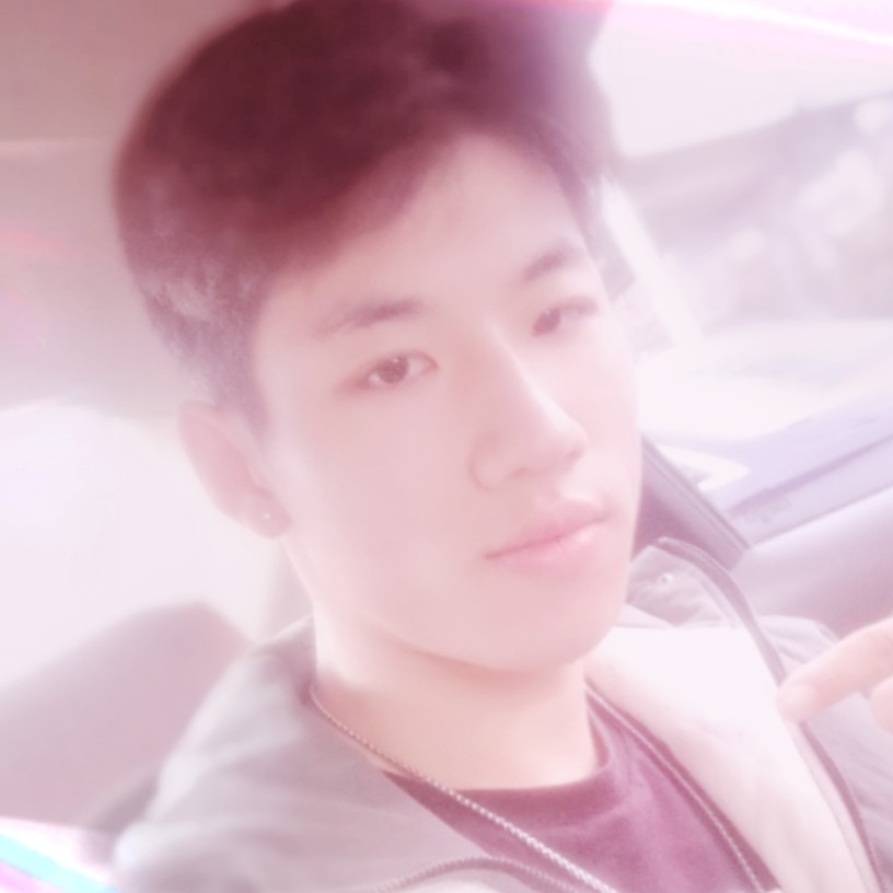 型男中的暖男的照片