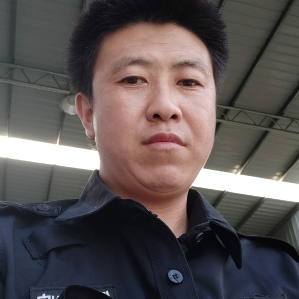 老实人锕的照片