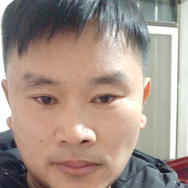 铸造人的照片