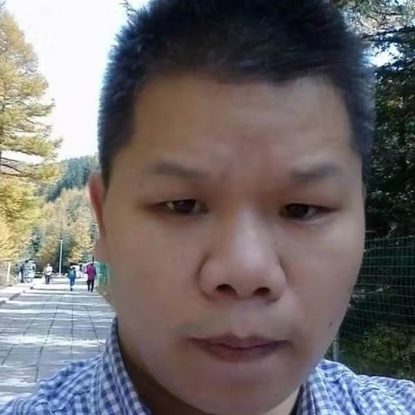满满爱躲躲的照片