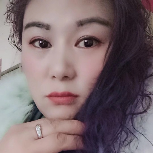 恬静爱恋指甲油的照片