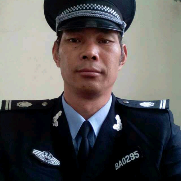 唐根强的照片