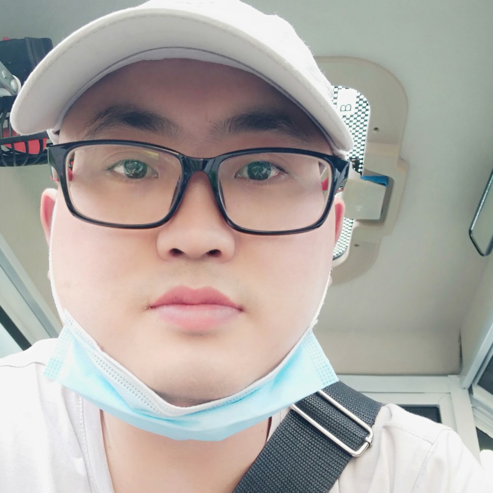 呆呆的胖哥的照片