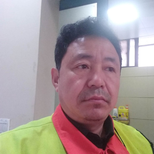 洛尘扯落寂的照片