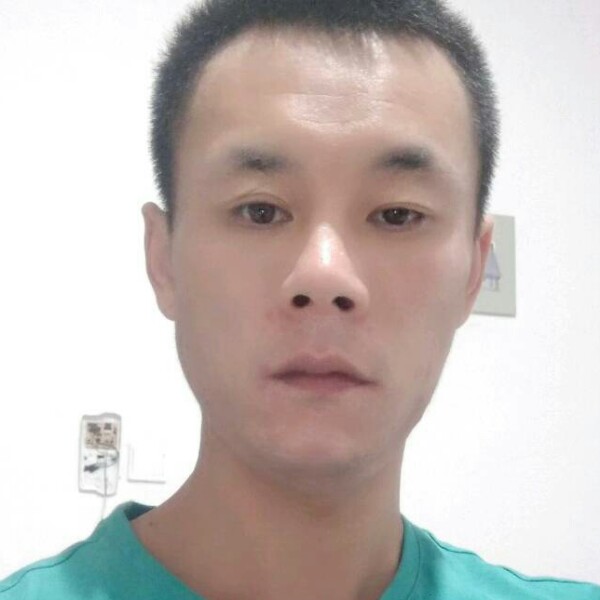 调皮给饼干的照片