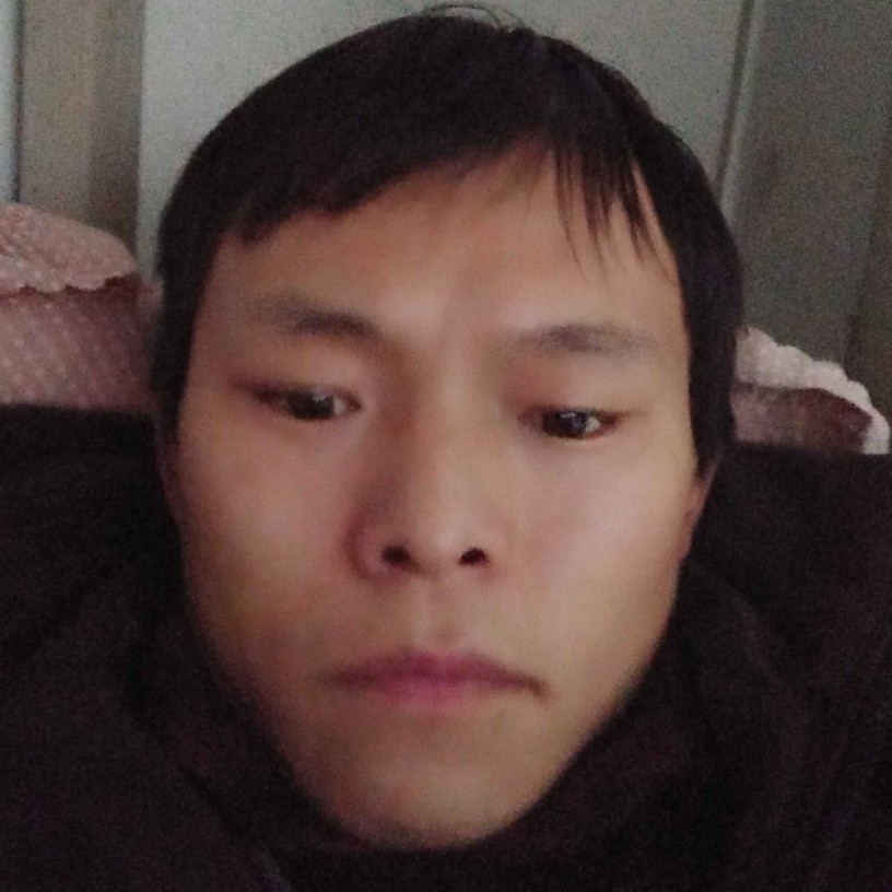 温柔挽手的照片