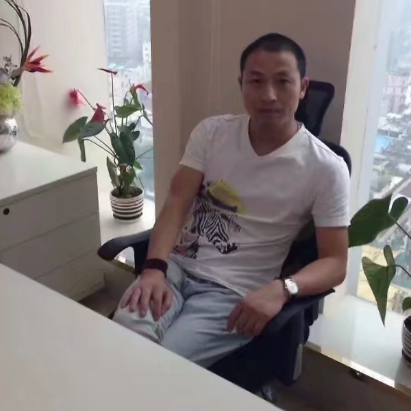 稳重睫毛的照片