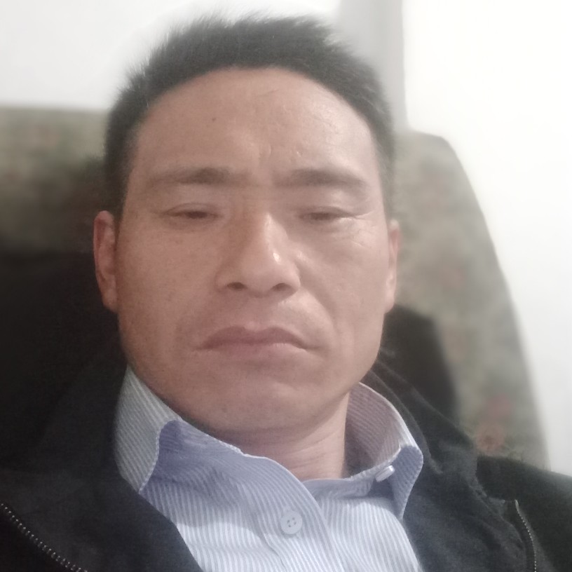 眼神幸福的照片