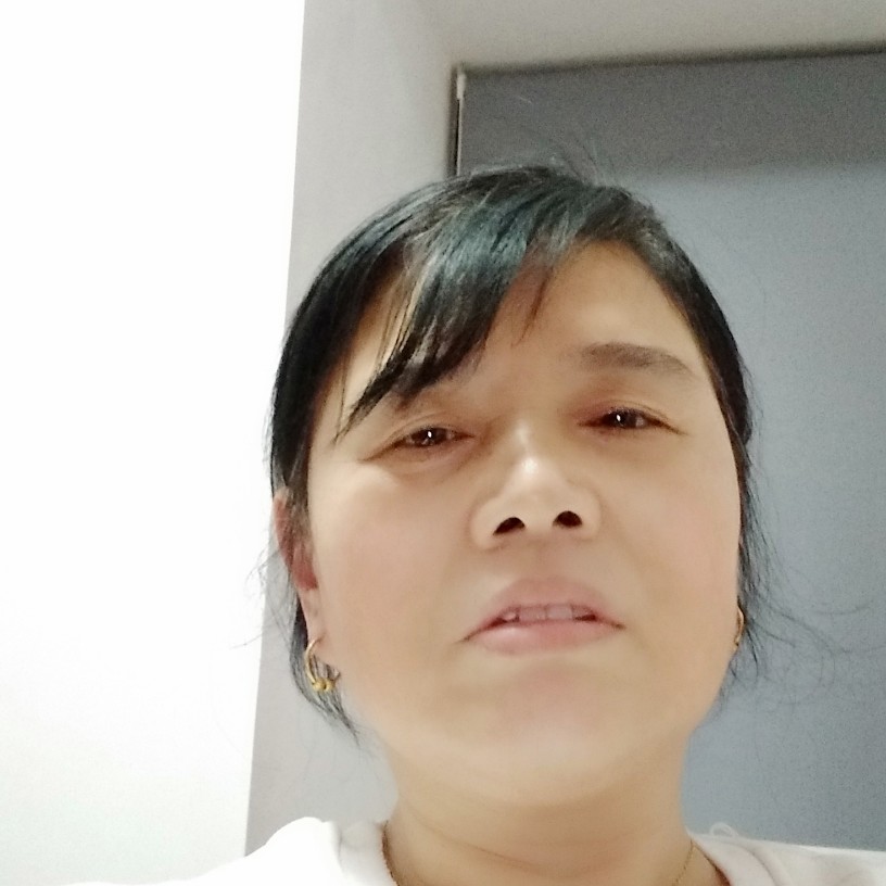 邓以的照片
