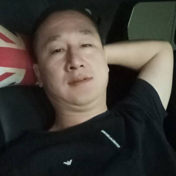 隔壁刘先生的照片