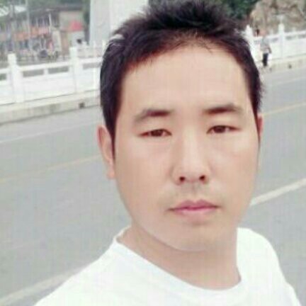 青琯蹁跹多情的照片
