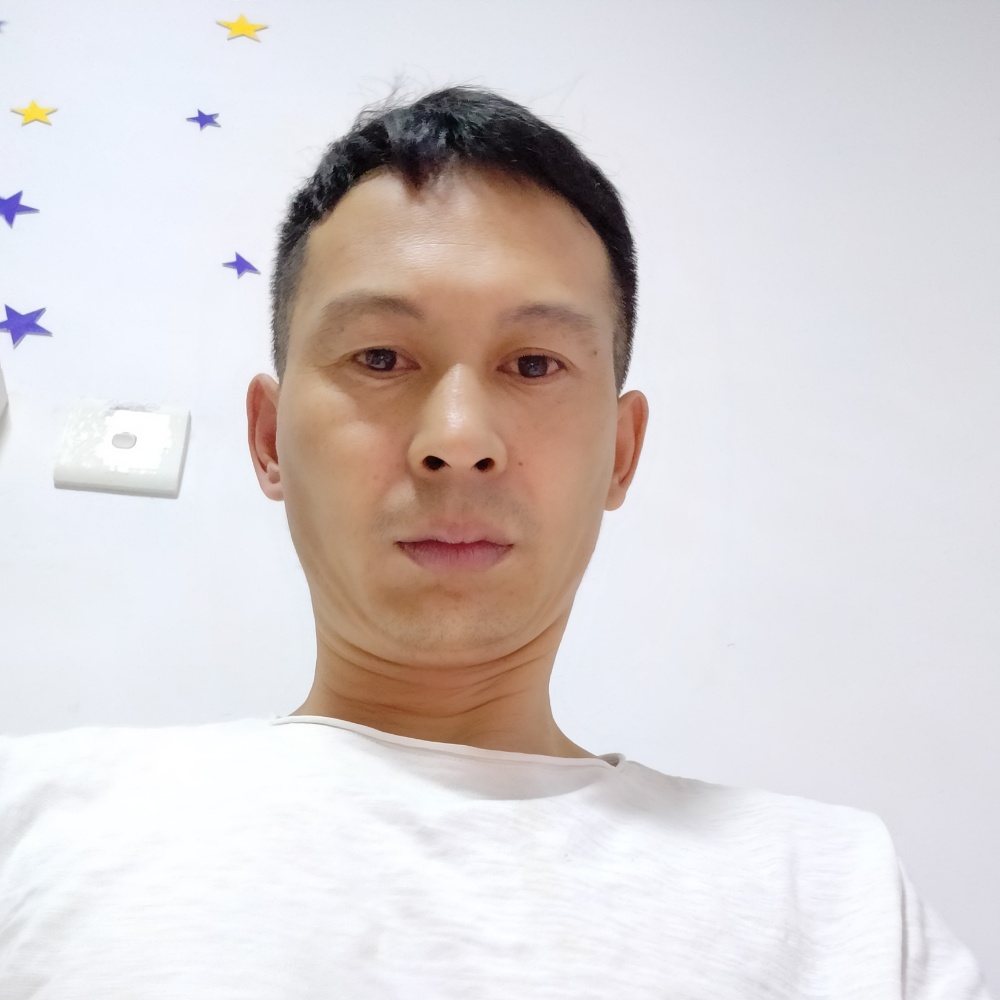 呆萌放弃戒指的照片