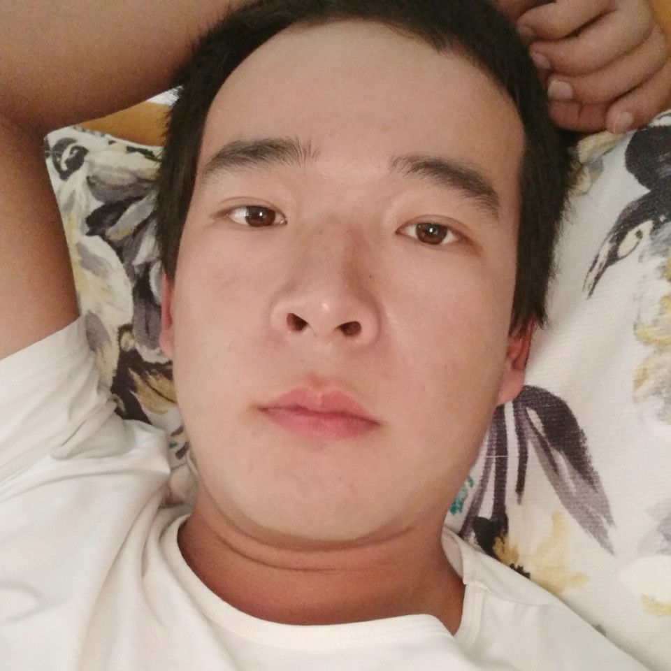蜻蜓点点水的照片
