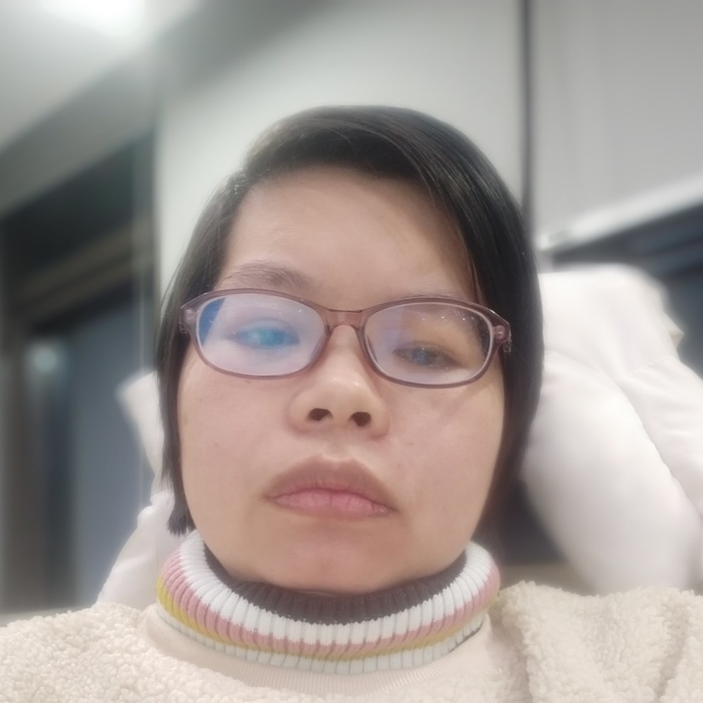 孤單倾心草丛的照片