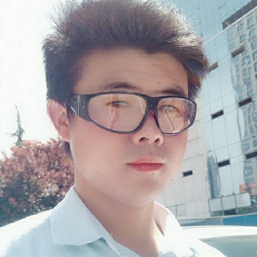 小眼睛。的照片