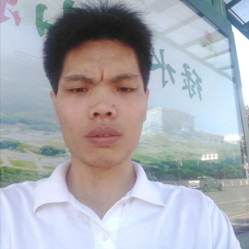干净挽手早晨的照片