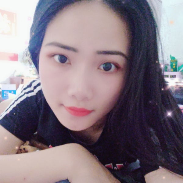 谭红卓的照片