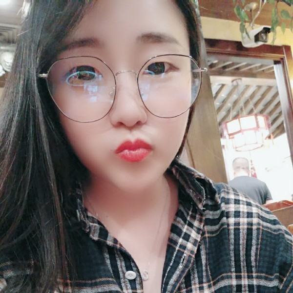 还单身拾忆毛衣的照片