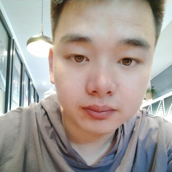冷静愿笑靥的照片