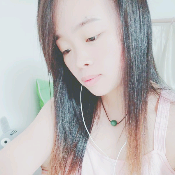 魁梧柜子的照片
