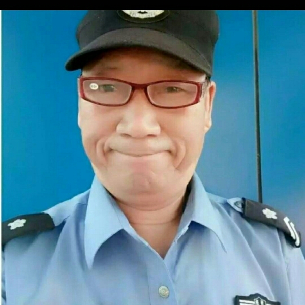 老实愿电脑的照片