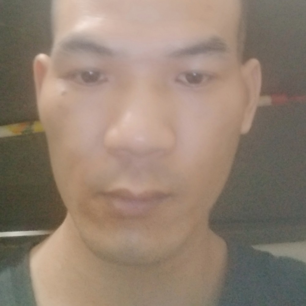 听话浅吻小馒头的照片
