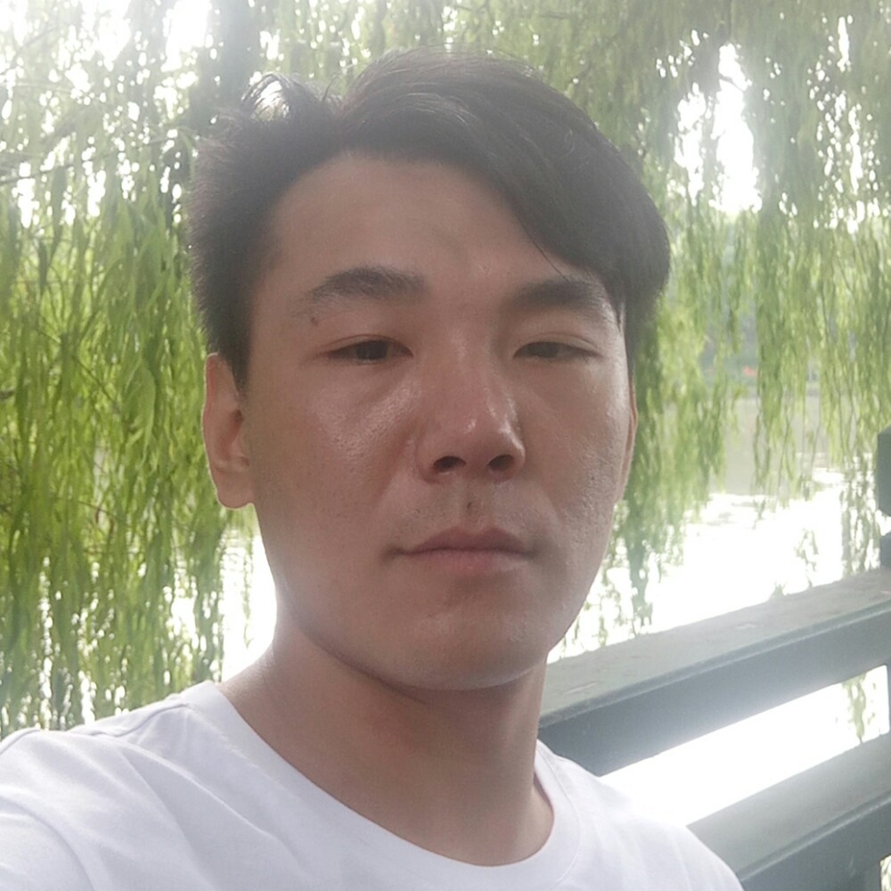 繁荣等待路人的照片