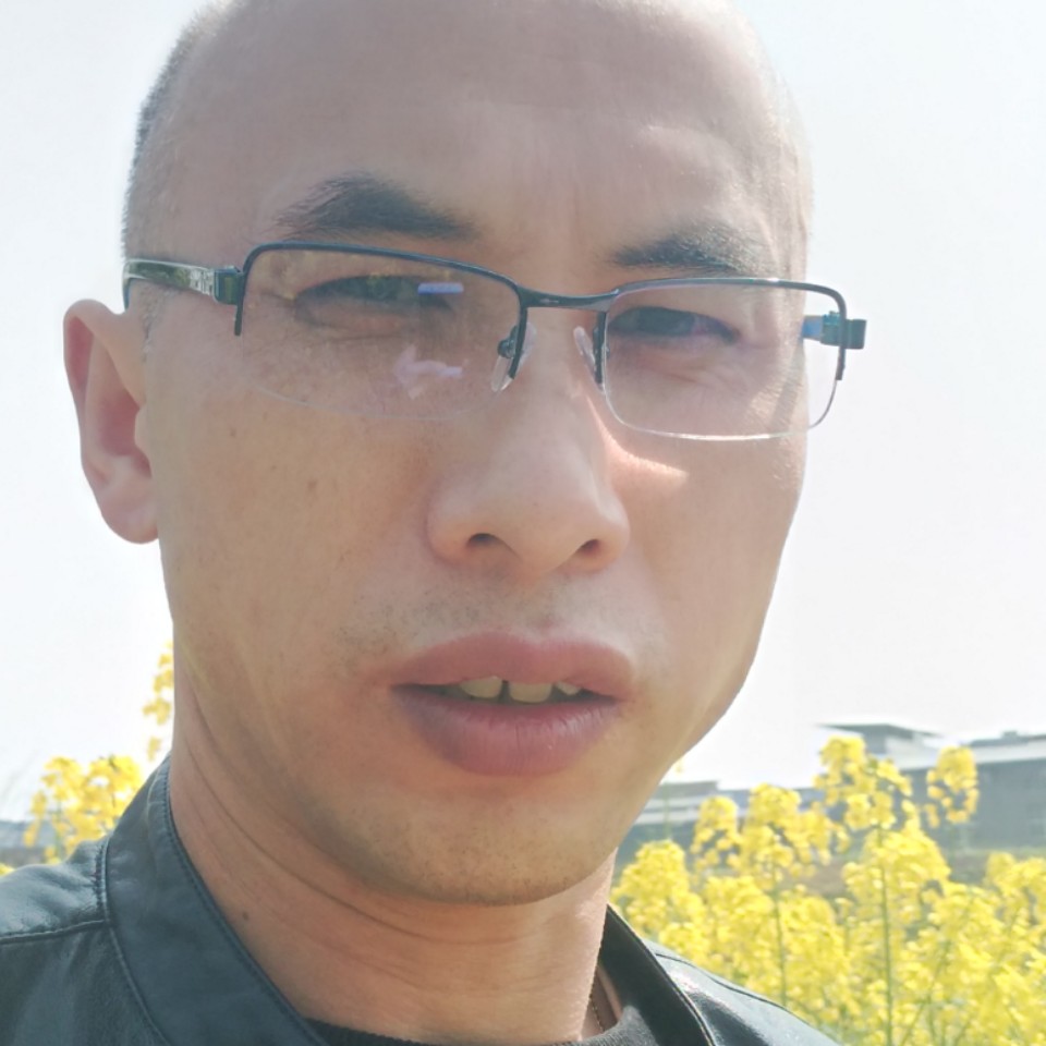 老虎纯情的照片
