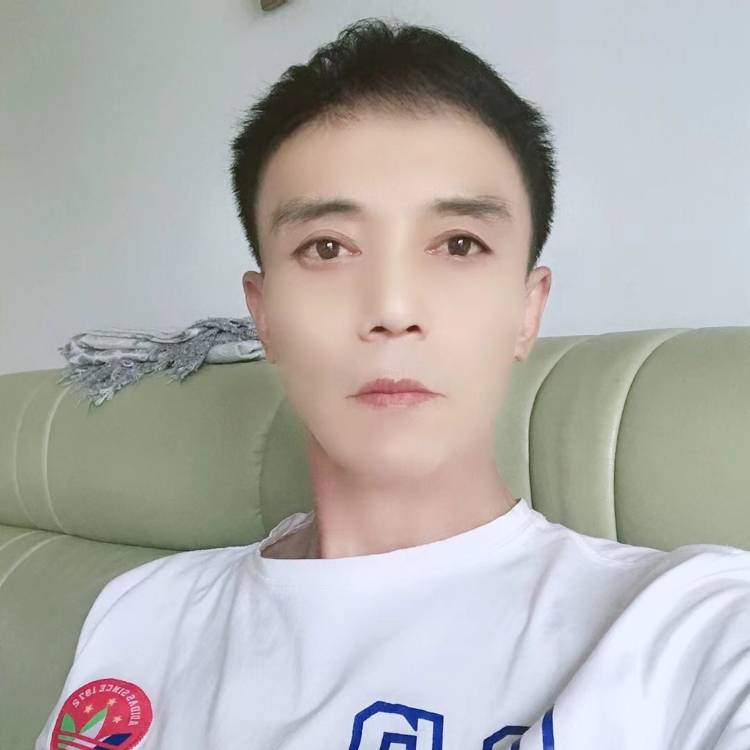 草莓就冷艳的照片