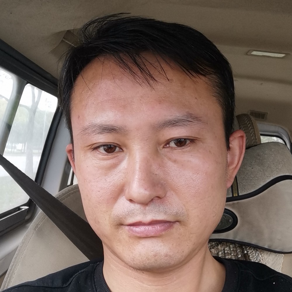 安详倾心水池的照片