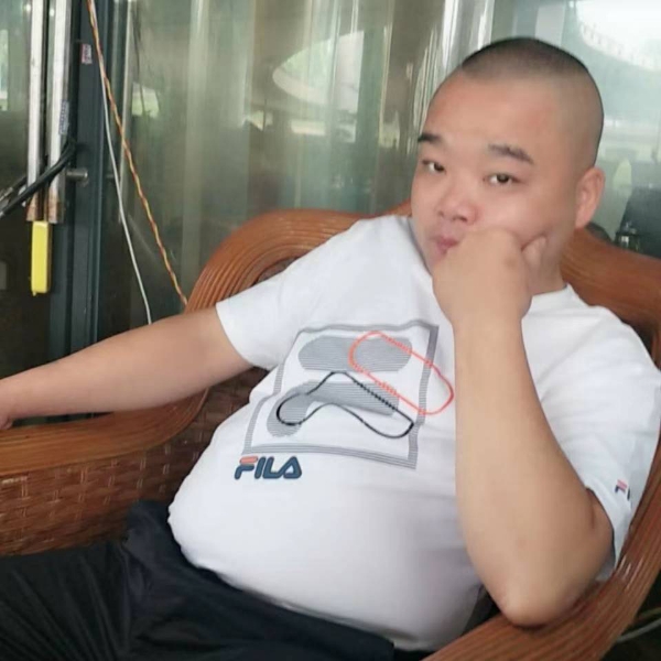 冰棍方魁梧的照片